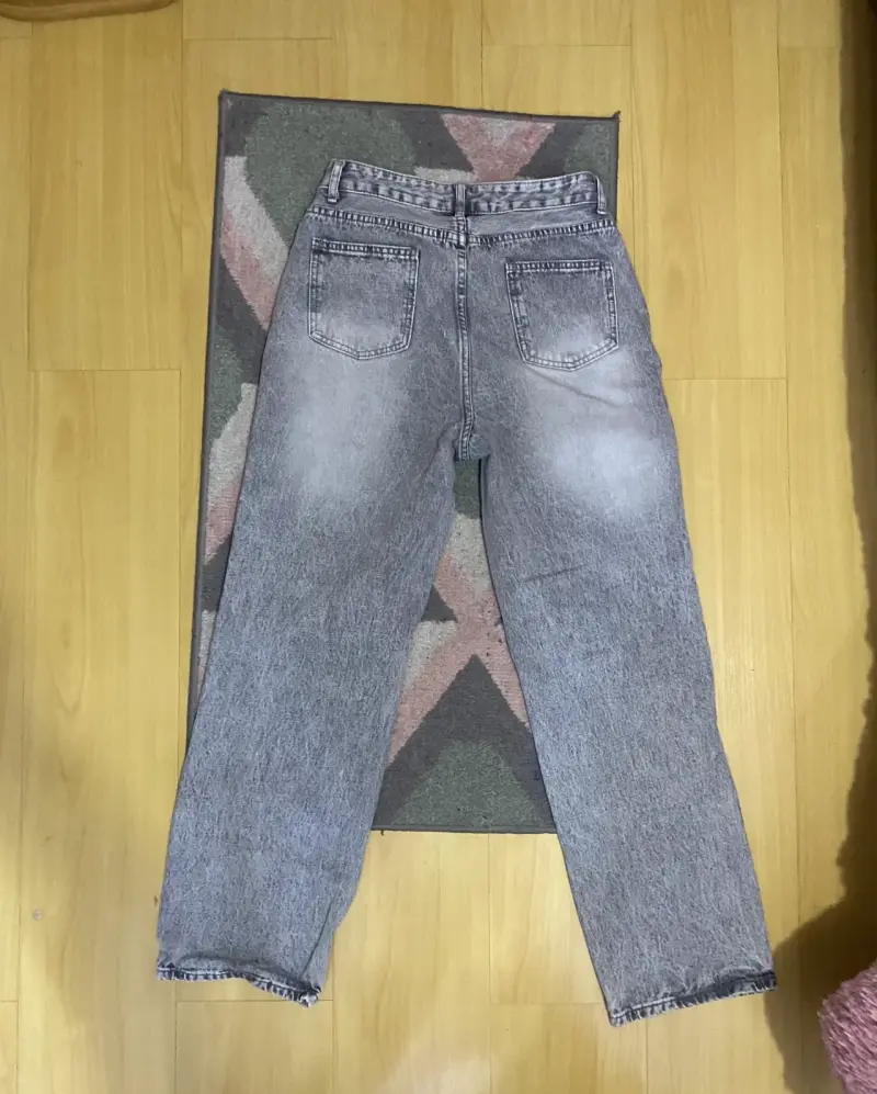 Jeans gris desgastado para mujer - 2