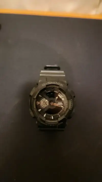 Reloj Casio G-Shock resistente al agua - miniatura 1