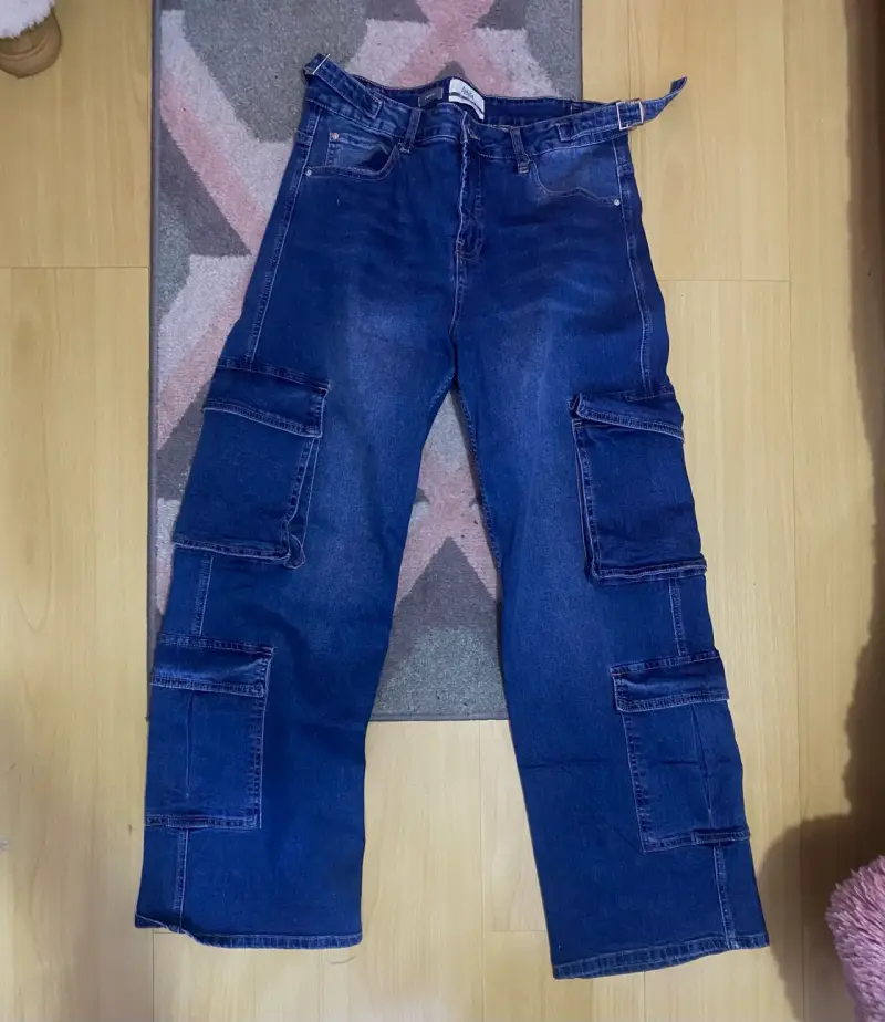 Jeans cargo azul oscuro para mujer - 1