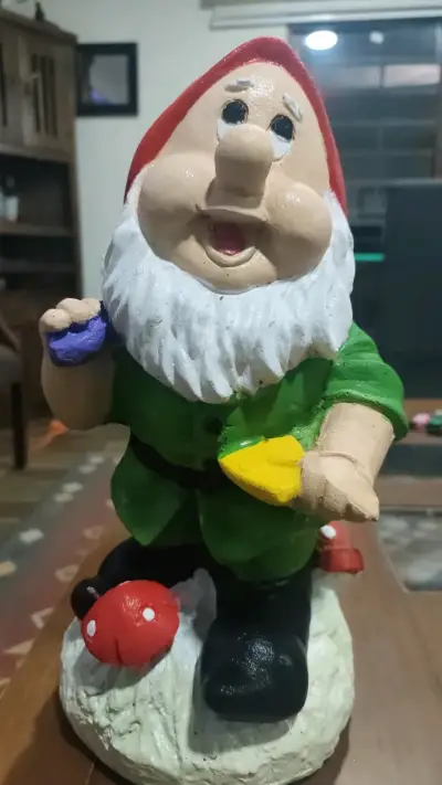 Figura de jardín enano decorativo colorido - miniatura 1