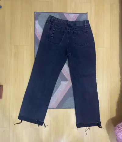Jeans negros desgastados para mujer - miniatura 2