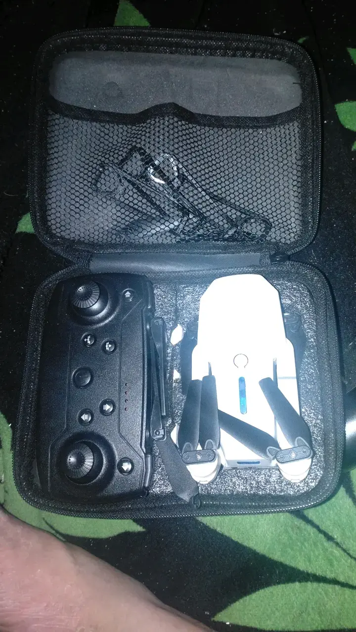 Drone E88 Pro con Control Remoto y Estuche - 3