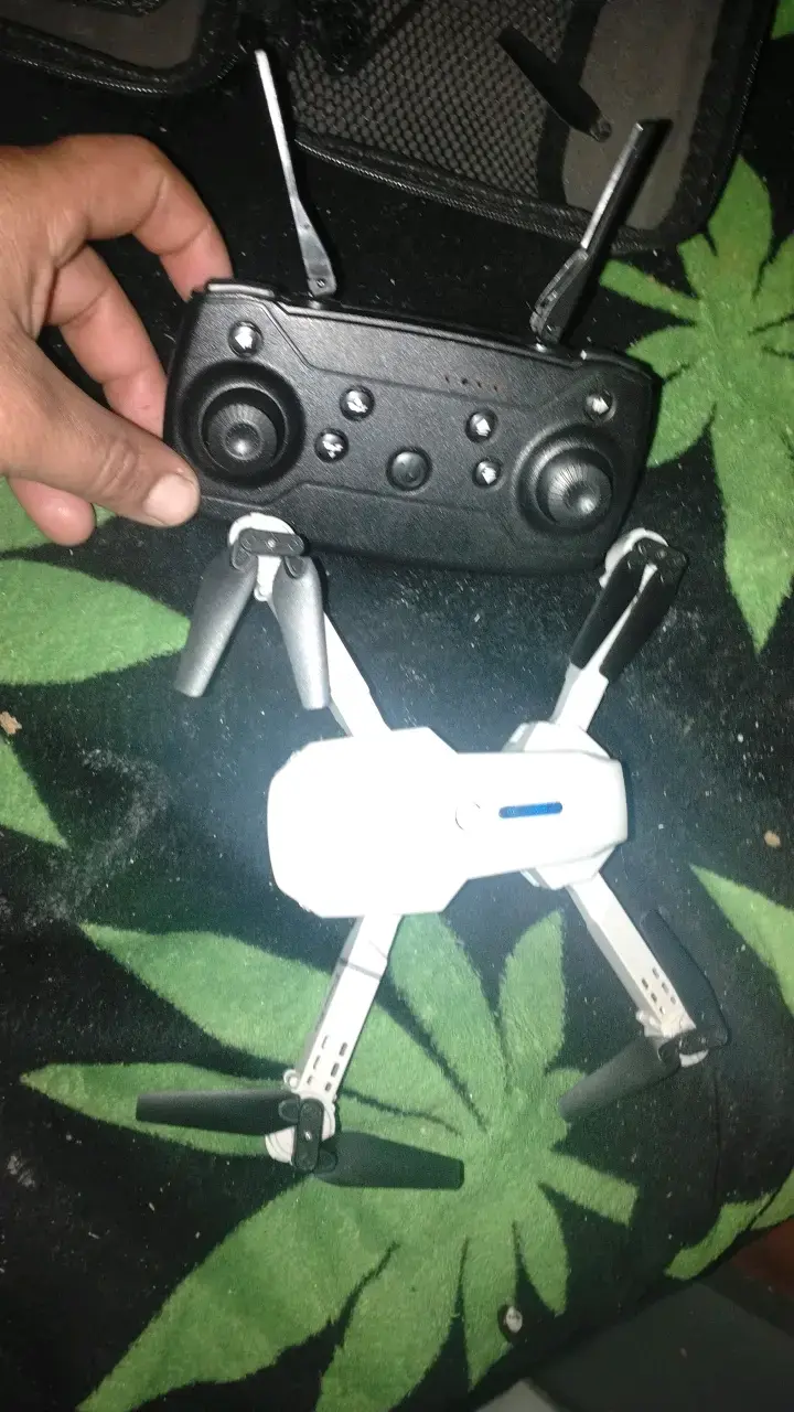 Drone E88 Pro con Control Remoto y Estuche - 4