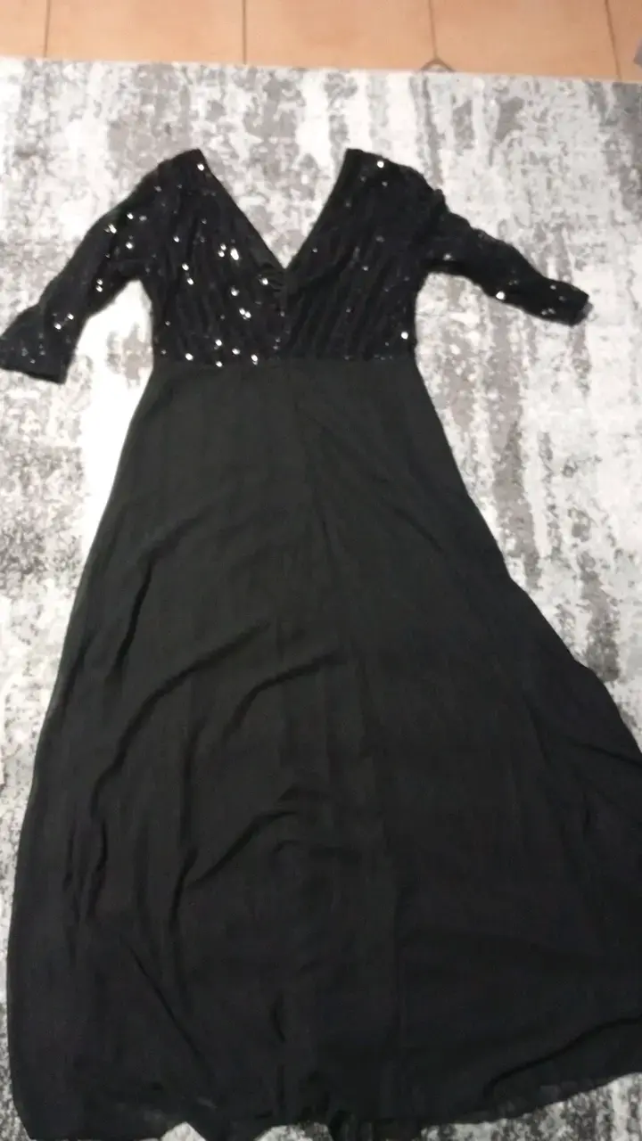 Vestido largo negro con lentejuelas - 2