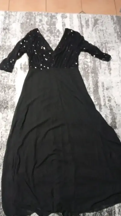 Vestido largo negro con lentejuelas - miniatura 2