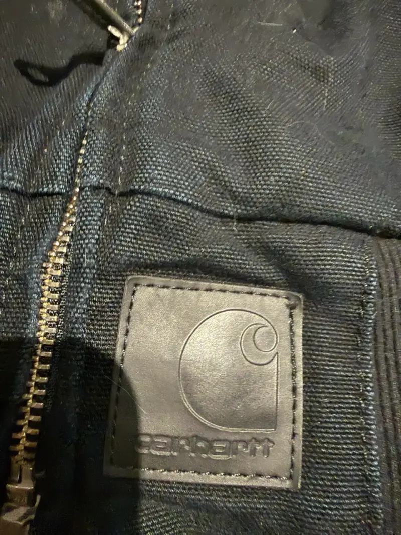 Chaqueta negra Carhartt de algodón resistente - 3