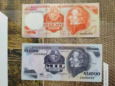 Billetes antiguos de Uruguay 10,000 y 1,000 pesos - miniatura 1