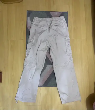 Pantalones cargo beige hombre - miniatura 2