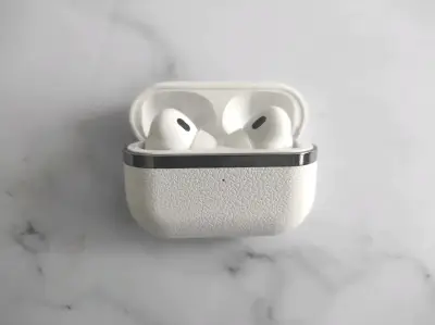 Auriculares inalámbricos con estuche de carga - miniatura 1