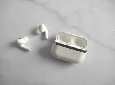 Auriculares inalámbricos con estuche de carga - miniatura 2