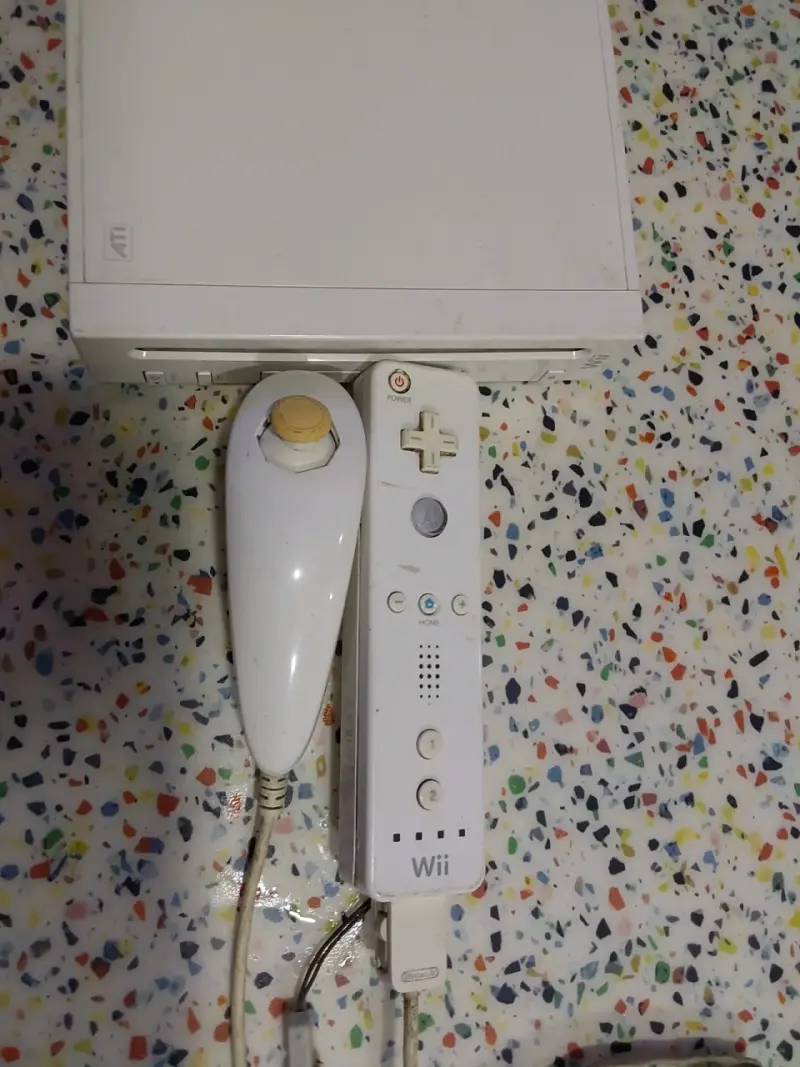 Consola Nintendo Wii con control y nunchuk - 3