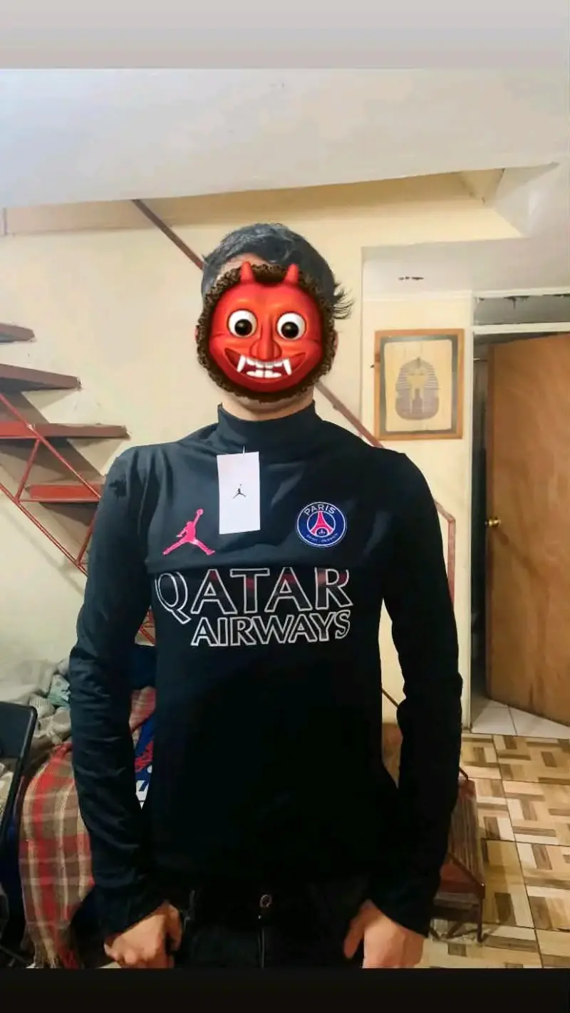 Polera PSG Jordan negra manga larga