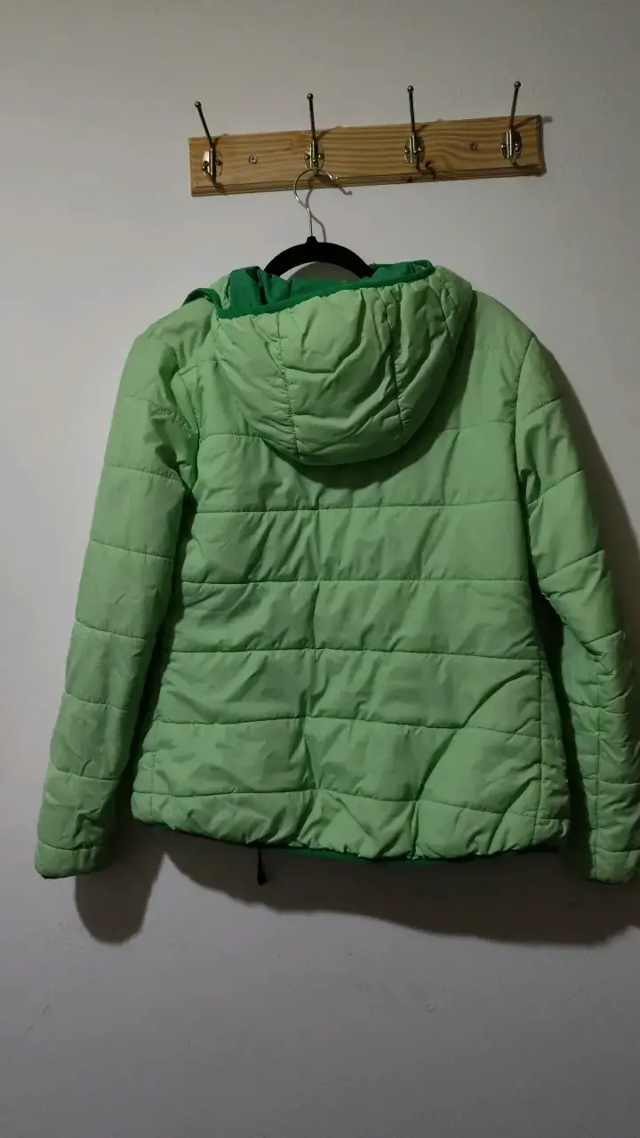 Chaqueta verde con capucha - 2