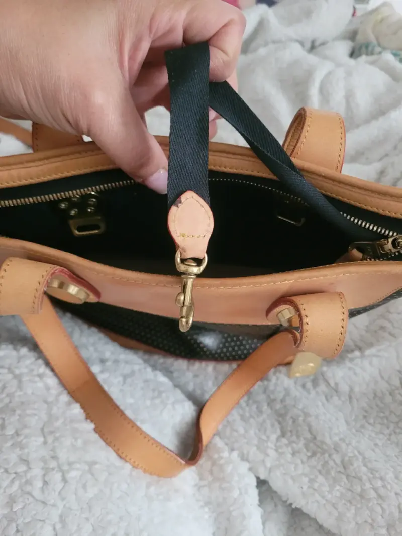 Bolso de cuero Dooney & Bourke con diseño de lunares - 4