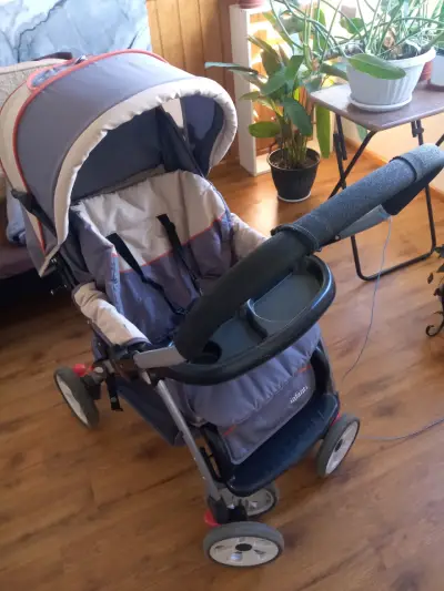 Coche de bebé Infanti plegable con bandeja - miniatura 4
