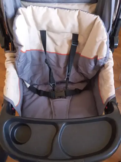 Coche de bebé Infanti plegable con bandeja - miniatura 6