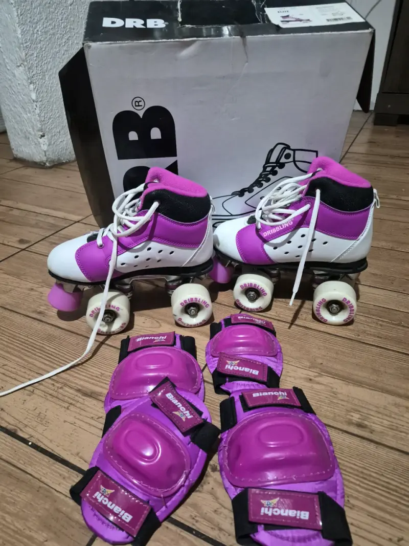 Patines de cuatro ruedas DRB con protecciones - 1