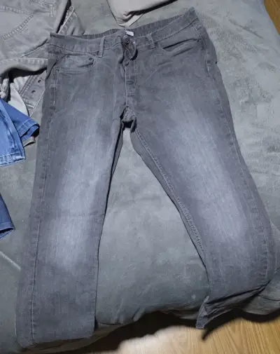 Lote de 7 jeans para hombre en varios colores - miniatura 3