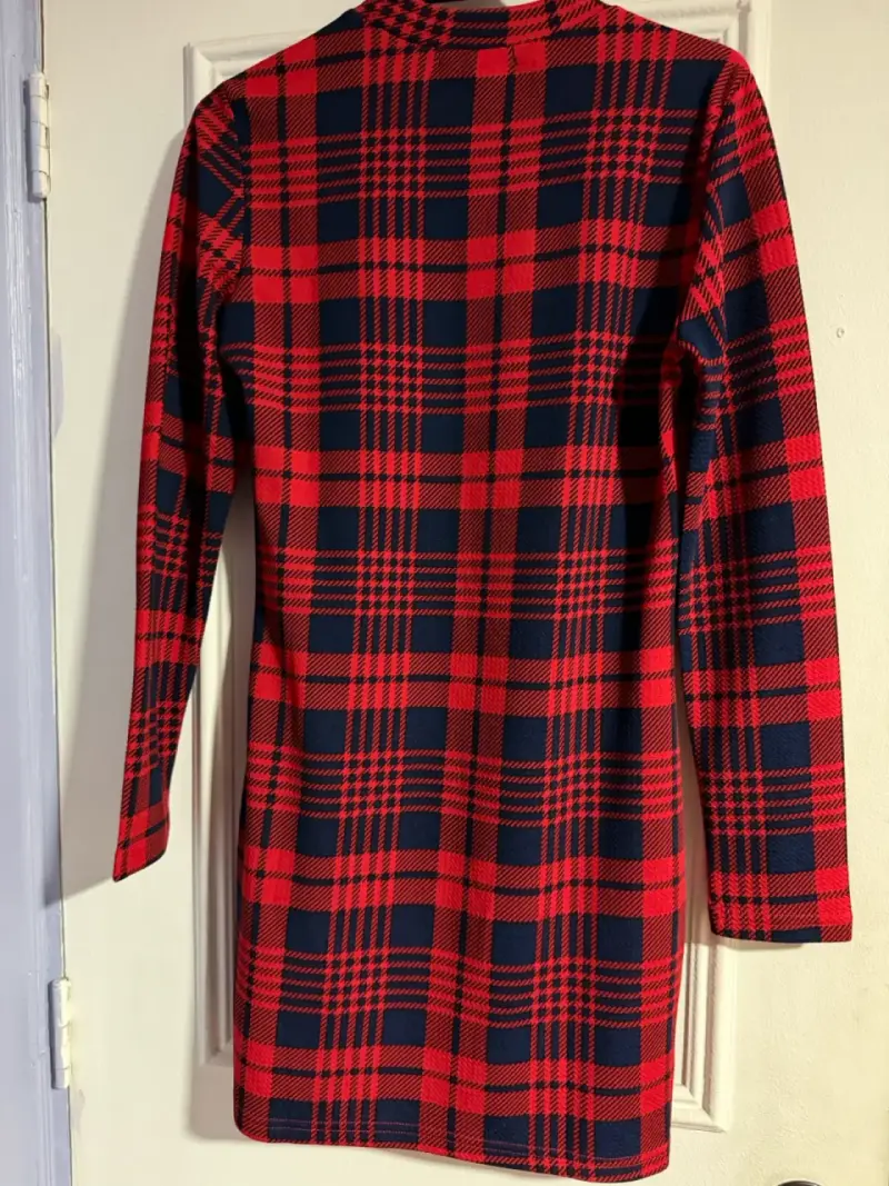 Vestido a cuadros rojo y negro de manga larga - 3