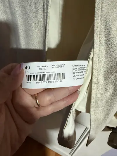 Tapado beige con cinturón para mujer - miniatura 3