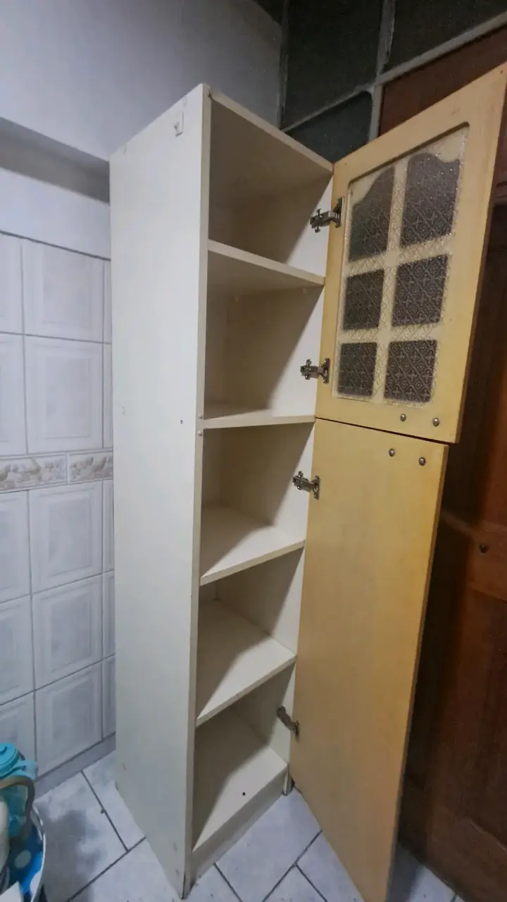 Armario de cocina con puertas de vidrio - 2
