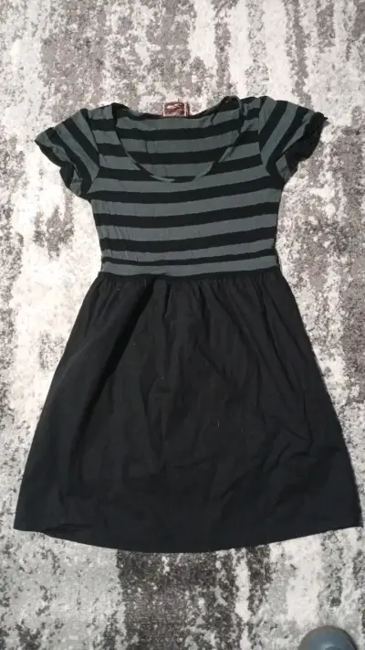 Vestido a rayas negro y verde Pink Rose - miniatura 1