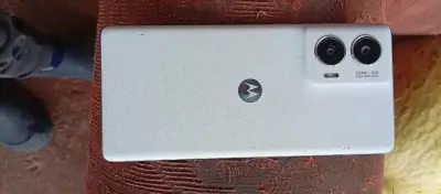 Smartphone Motorola con cámara 50MP - miniatura 4