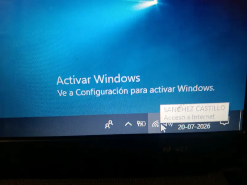 Notebook HP 425 con cargador incluido - 2