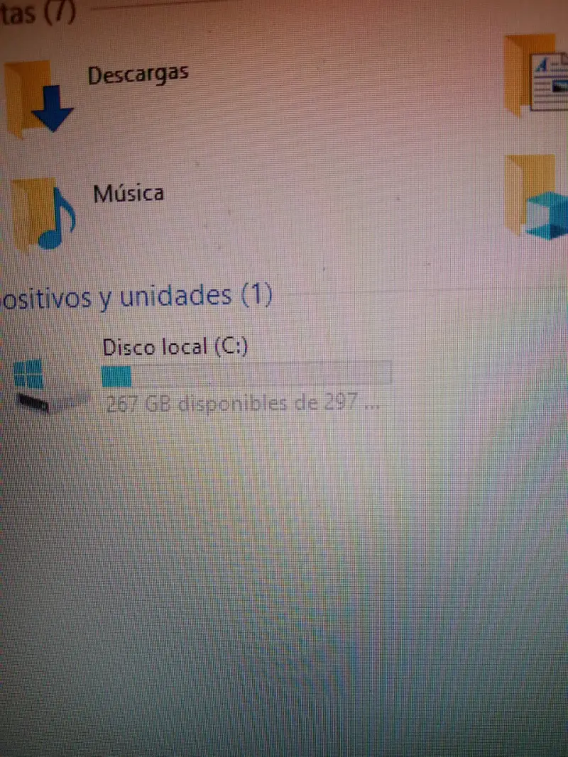 Notebook HP 425 con cargador incluido - 6