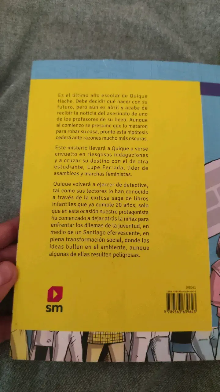 Libro Quique Hache ¿Quién Mató al Profesor Espejo? - 5