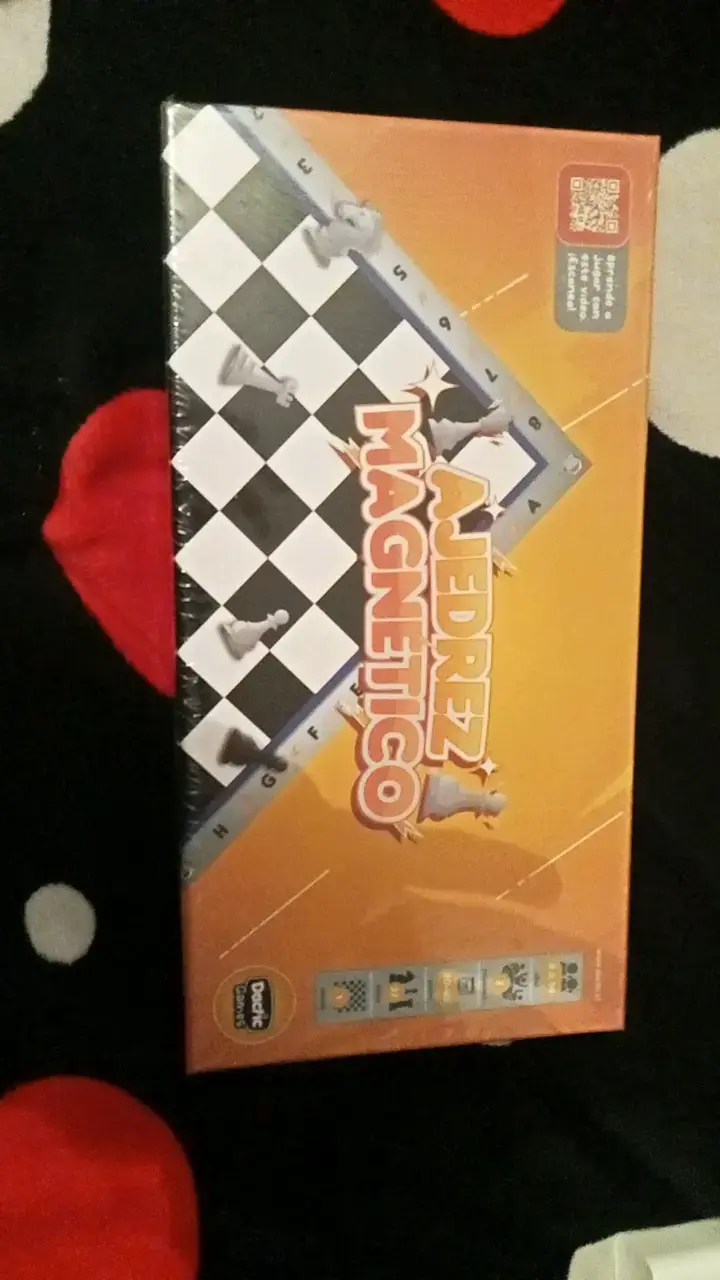 Juego de Ajedrez Magnético con Tablero Plegable - 2
