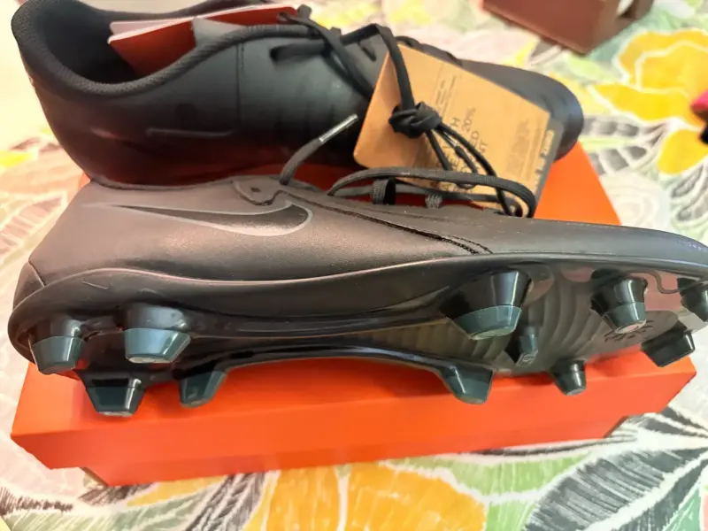 Zapatillas de fútbol Nike negras con tacos - 3