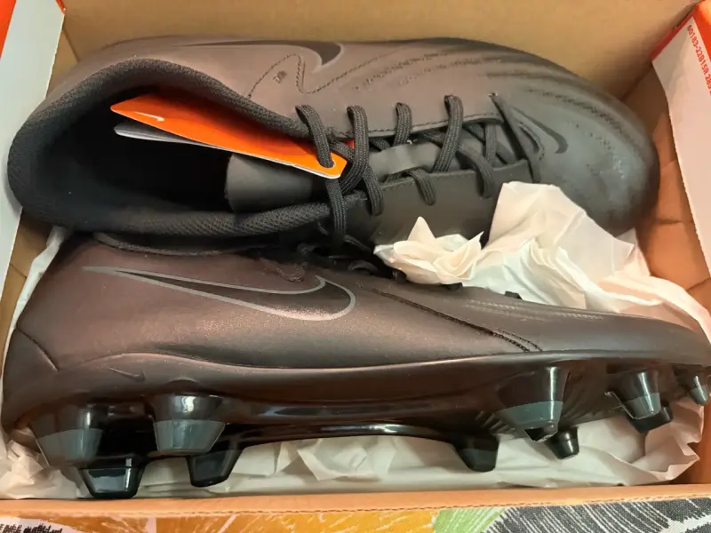 Zapatillas de fútbol Nike negras con tacos - 4