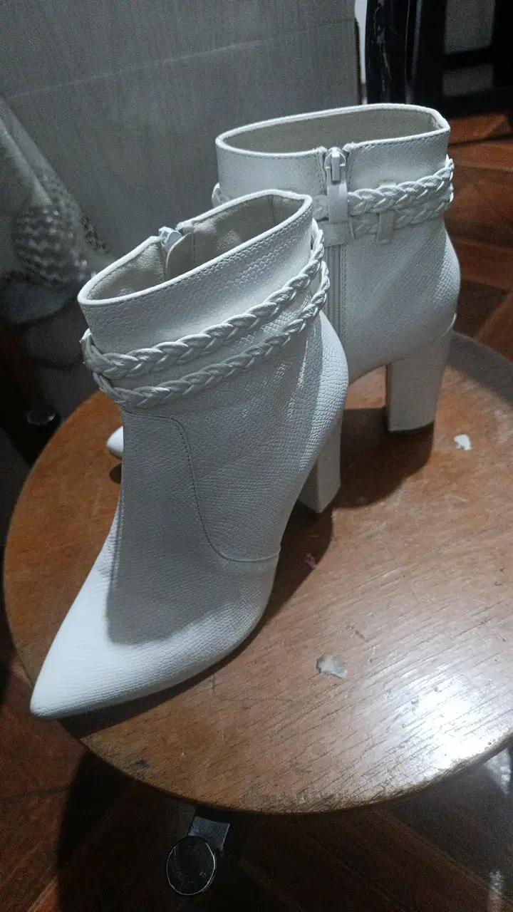 Botines blancos de cuero con tacón alto - 3