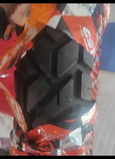 Neumático de moto CST 110/90-17 nuevo - miniatura 2