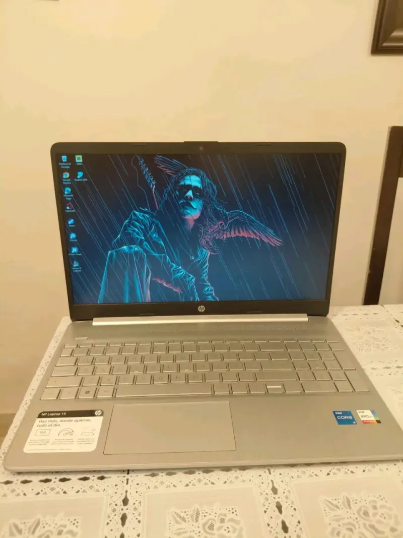 Laptop HP 15.6 pulgadas Intel Core i5 - 1