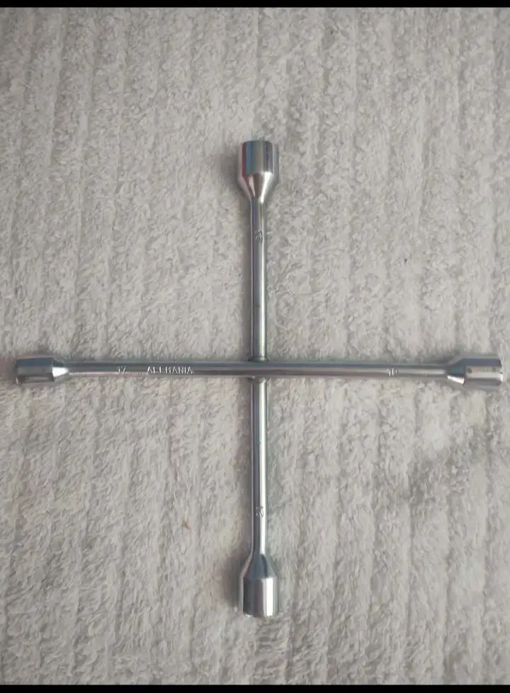Llave Cruz Auto/Moto medidas tuerca 17/21/23/19
