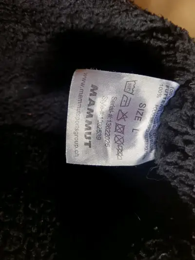 Gorro de invierno negro Mammut con orejeras - miniatura 6