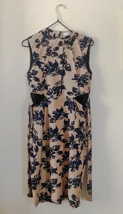Vestido floral sin mangas beige y azul - miniatura 1