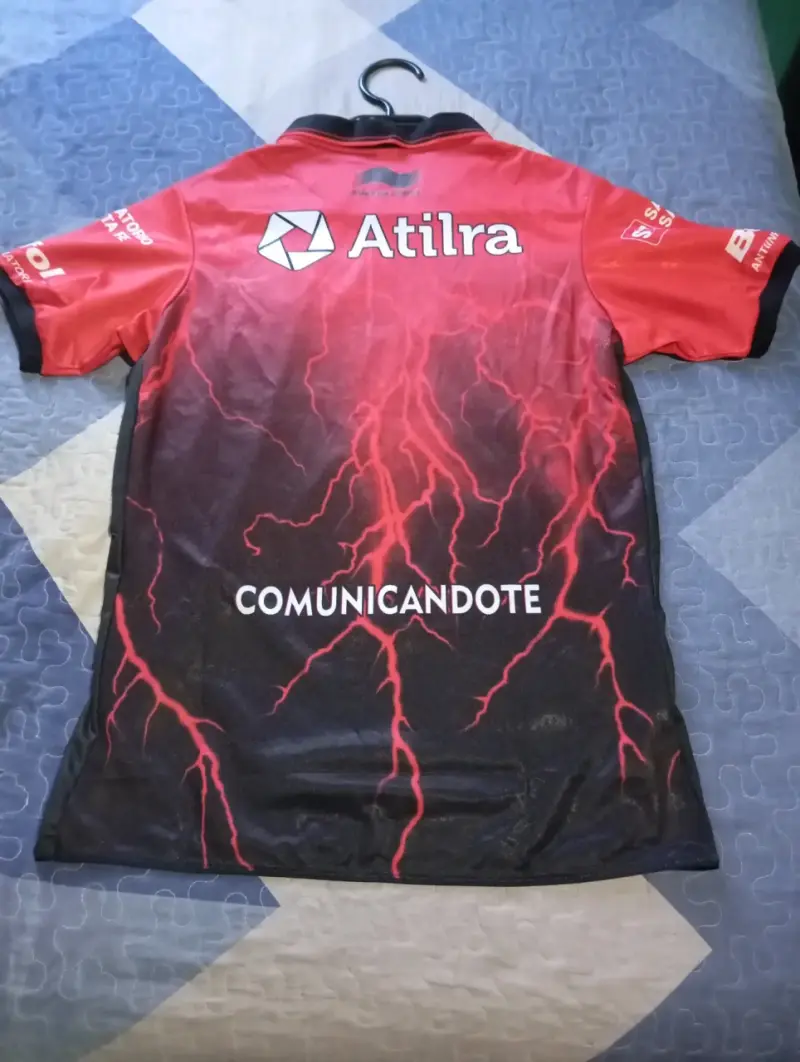 Camiseta de fútbol C.A. Colón Burda Sport roja y negra - 4