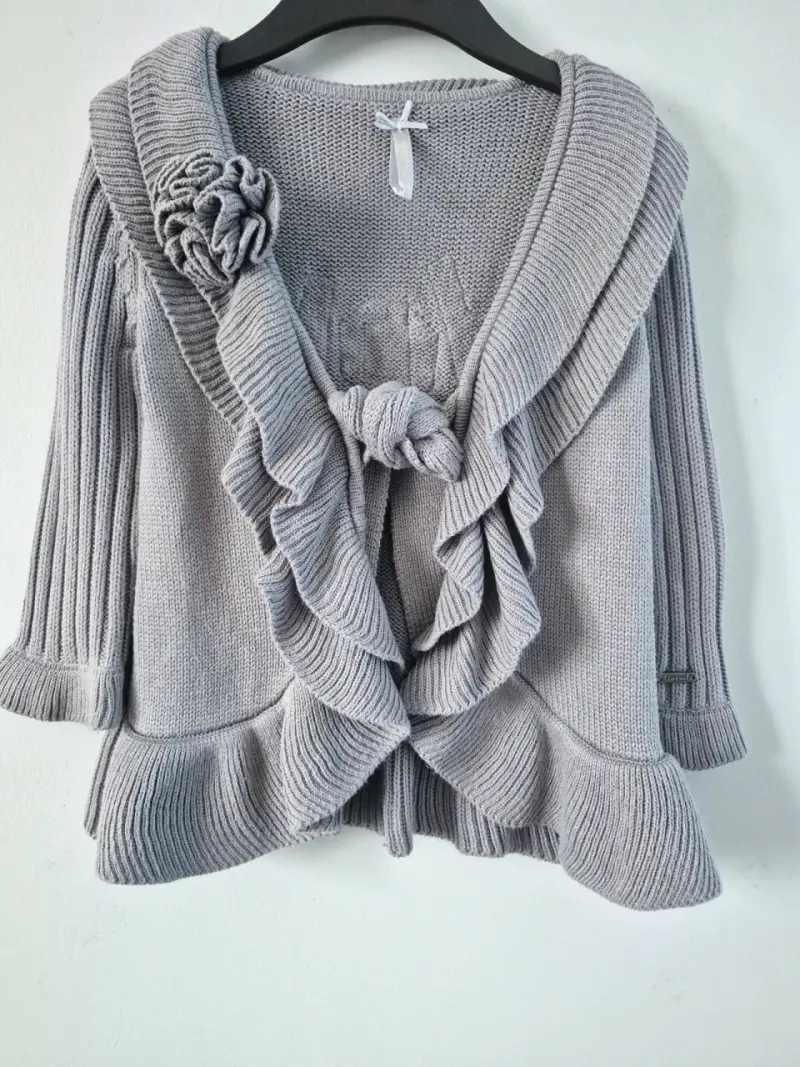 Cardigan gris con volantes Limonada. - 2