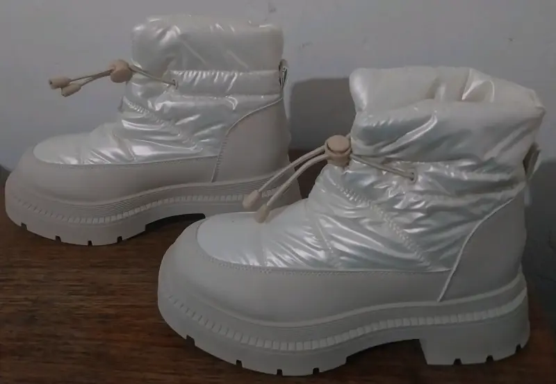 Botas de invierno blancas acolchadas para mujer