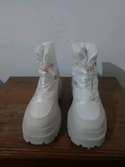 Botas de invierno blancas acolchadas para mujer - miniatura 3
