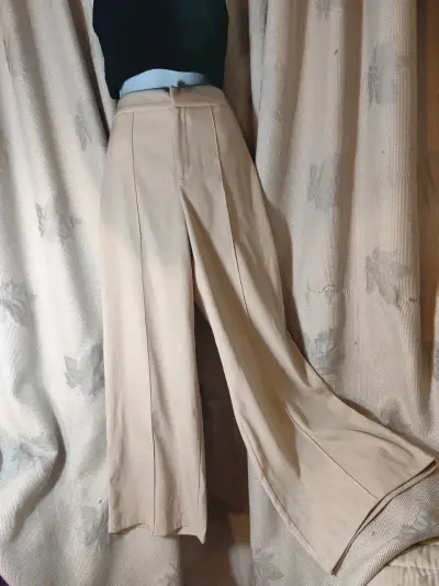Pantalones beige de tiro alto para mujer - miniatura 2