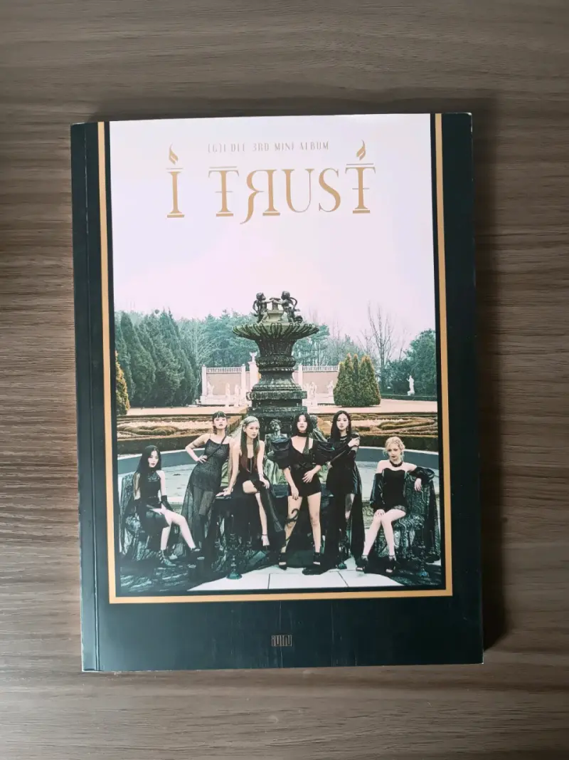 Photobook (G)I-DLE 'I Trust'