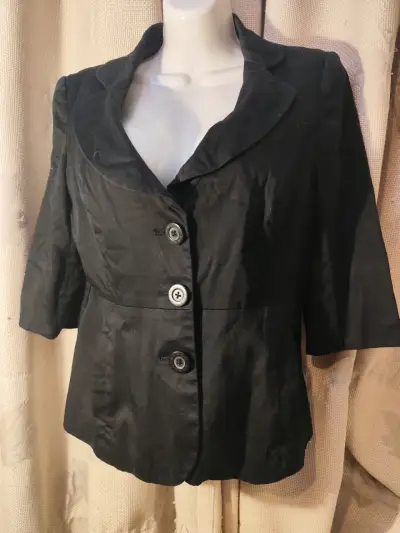 Blazer negro de mujer elegante - miniatura 1