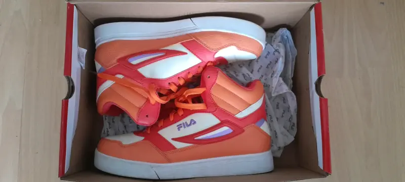 Zapatillas deportivas Fila naranjas y blancas - 1