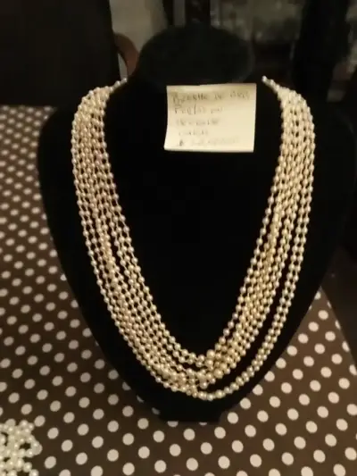 Collares de perlas elegantes - miniatura 1