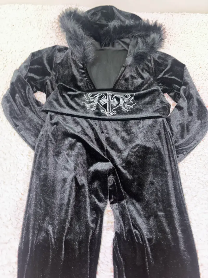 Conjunto de terciopelo negro - 1