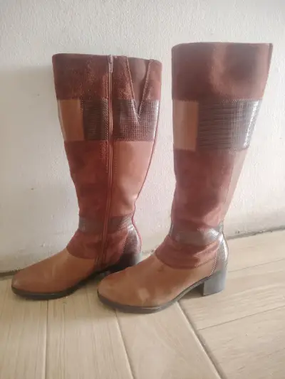 Botas Clarks de cuero y gamuza marrón - miniatura 3